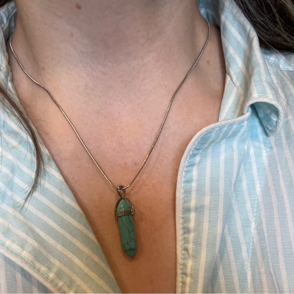 Ladies Turquoise-Look Pendant Necklace